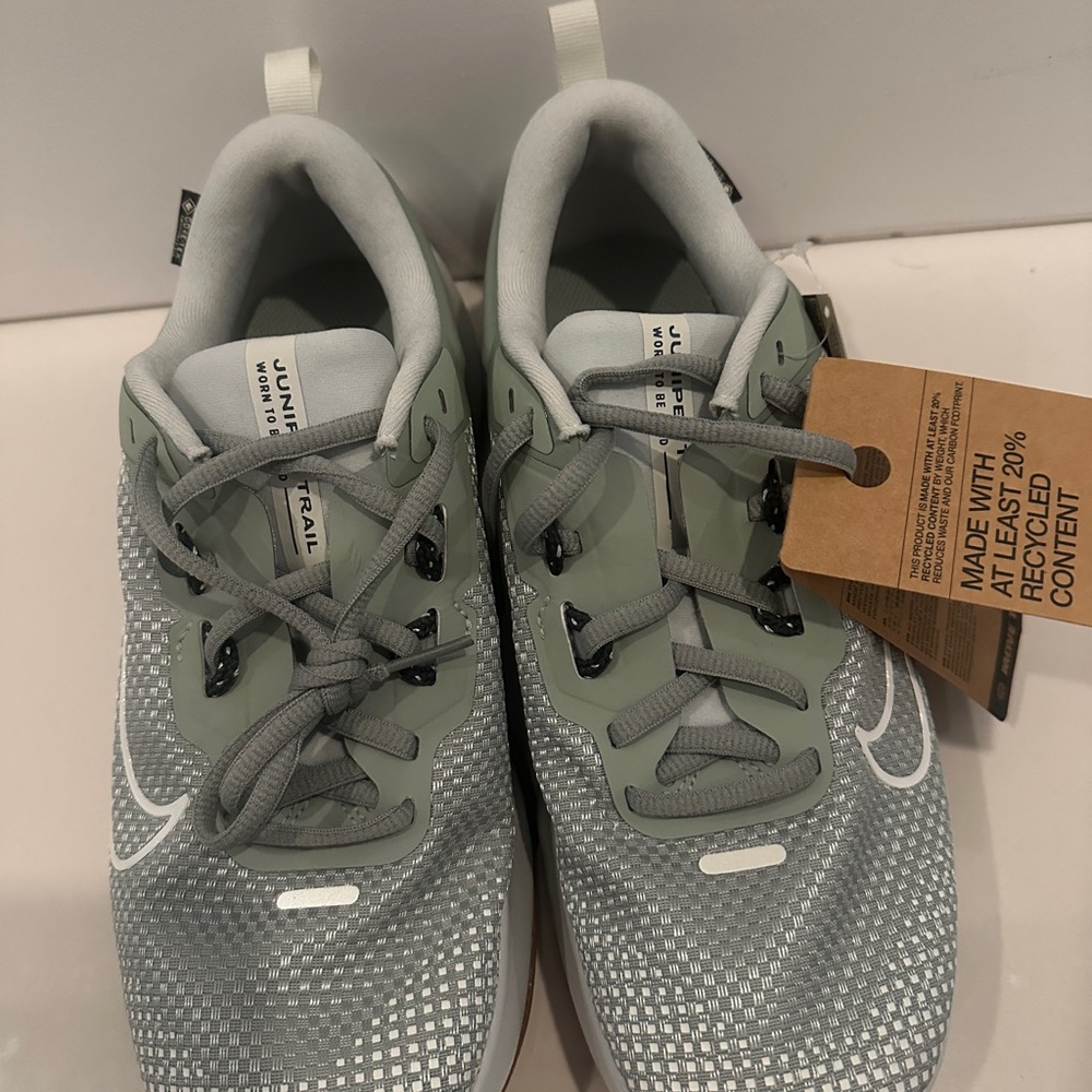 Nike sneakers nwt - Picture 2 of 4